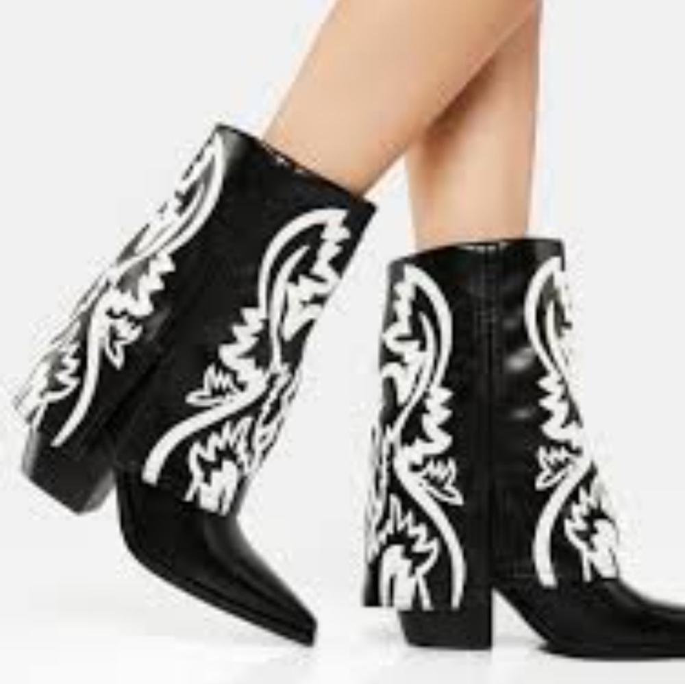Azalea Wang Black and White Embroidered Women's Mid Calf Cow Boy Boots Size 6